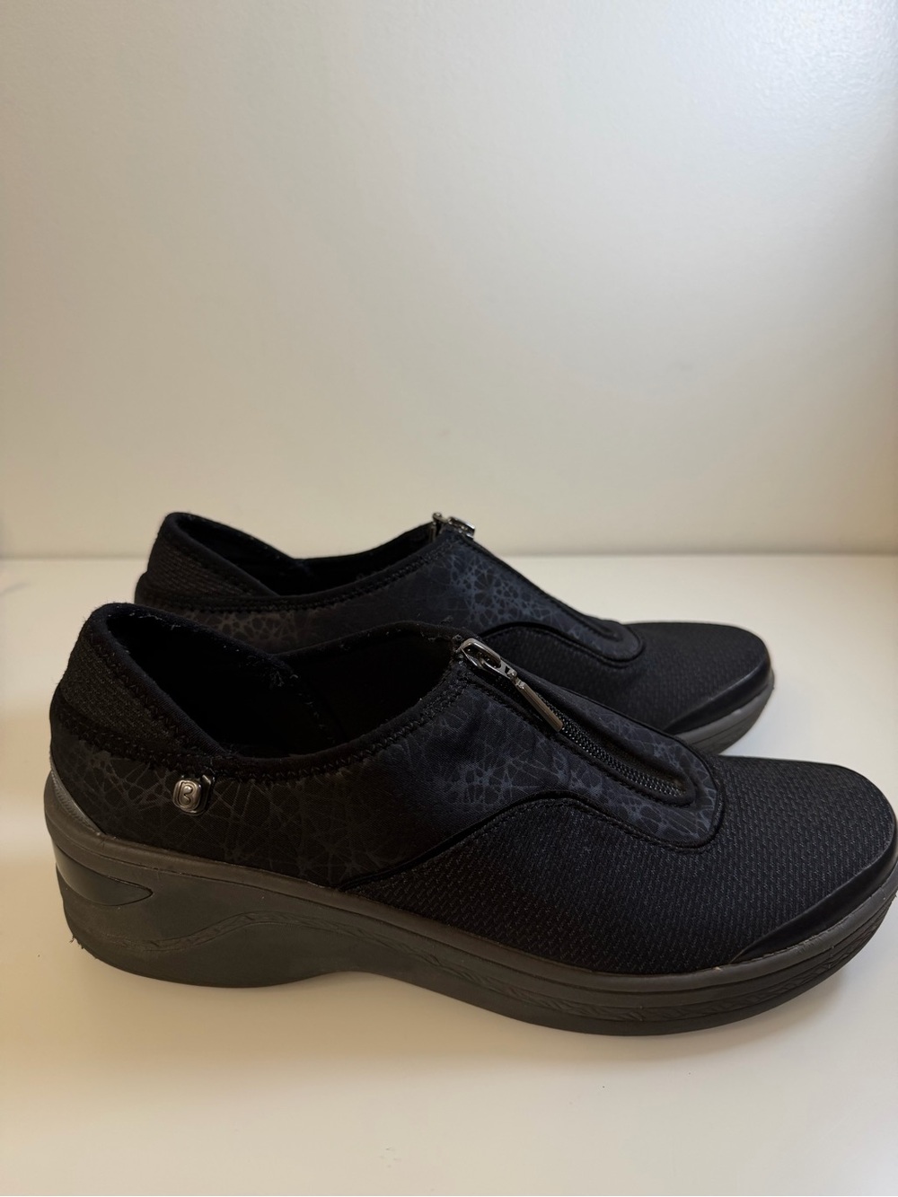 Bzees Black Slip-On Zip Comfort Wedges Sneakers Size 9.5 - Picture 3 of 12